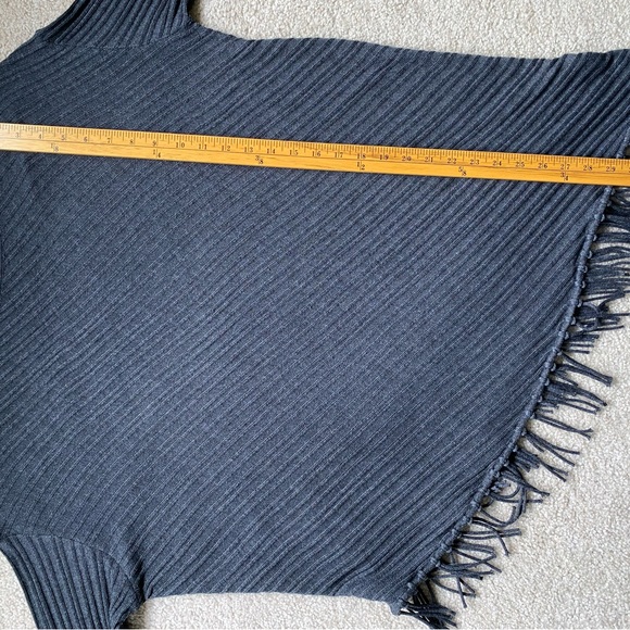 Charcoal coloured asymmetrical Laura fringe sweater size sm/med - price reduced - Picture 4 of 7